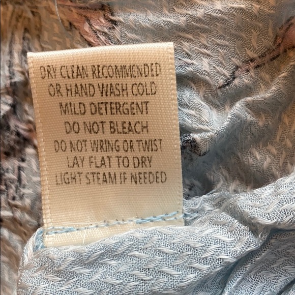 Dragonfly floral tank with lace detail - Picture 8 of 8